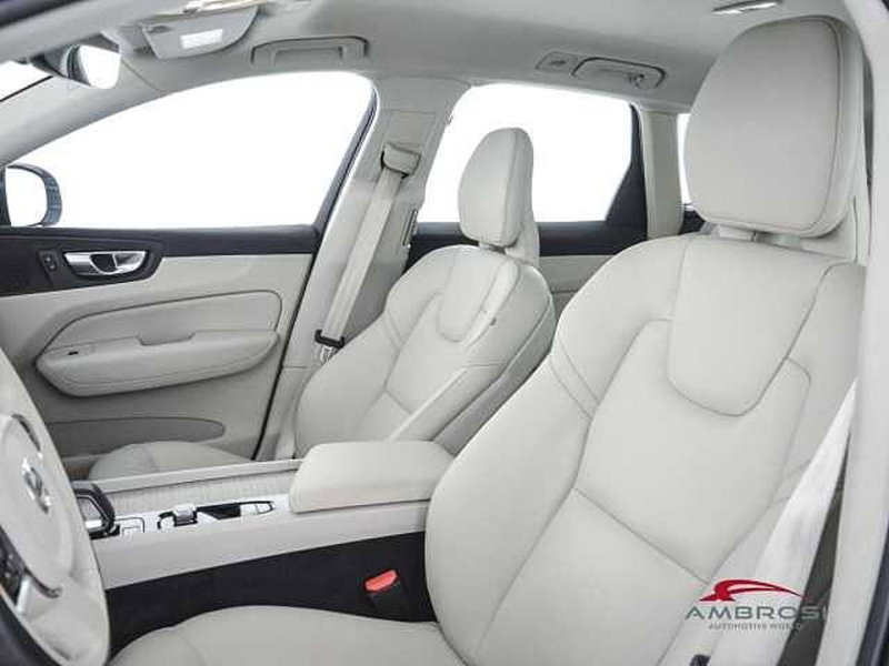 Volvo XC60 usata a Viterbo (9)