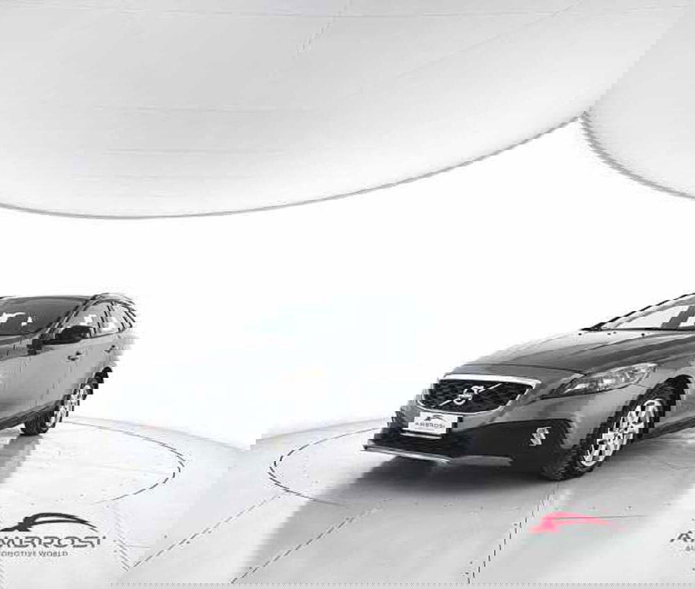 Volvo V40 Cross Country usata a Viterbo