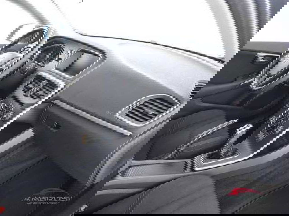 Volvo V40 Cross Country usata a Viterbo (12)