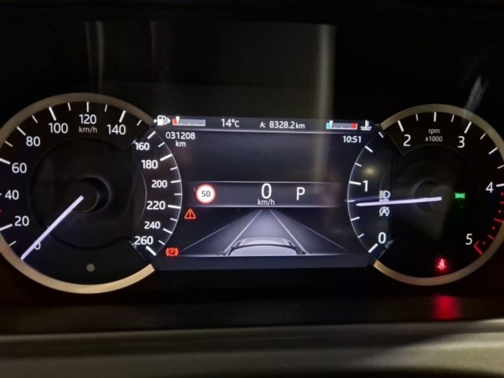 Land Rover Range Rover Velar usata a Livorno (11)