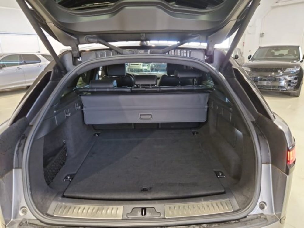 Land Rover Range Rover Velar usata a Livorno (19)