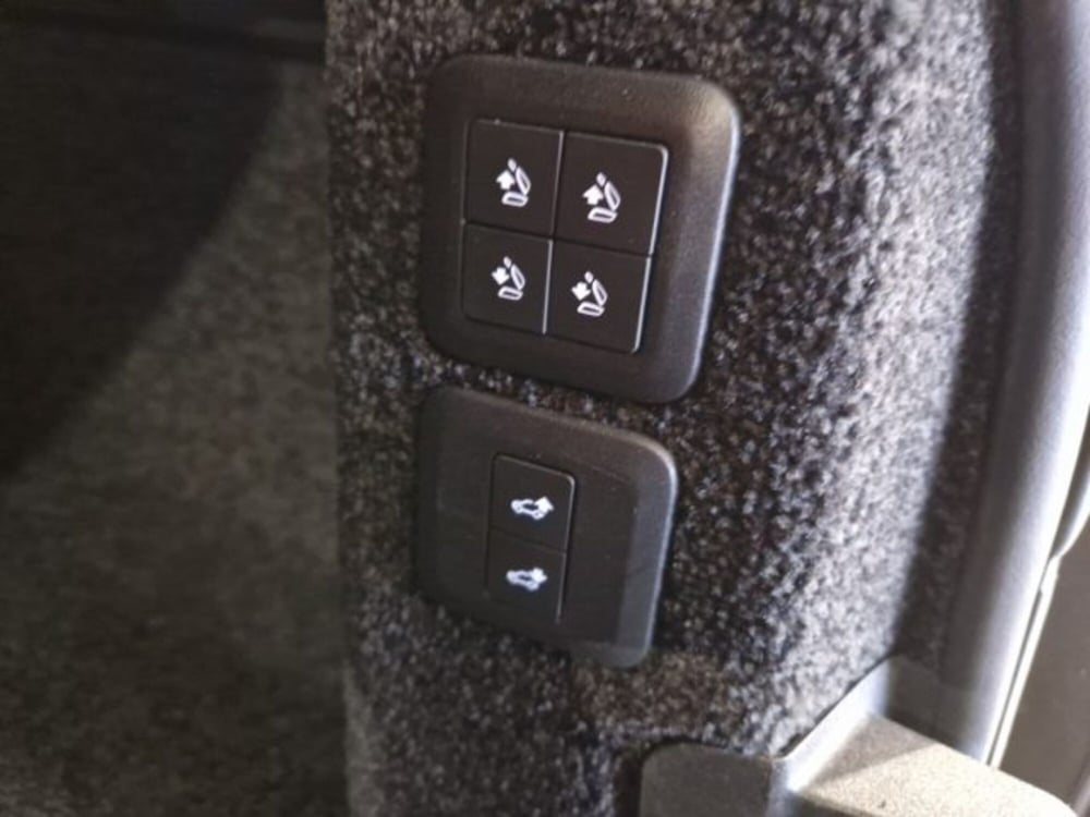Land Rover Range Rover usata a Livorno (20)