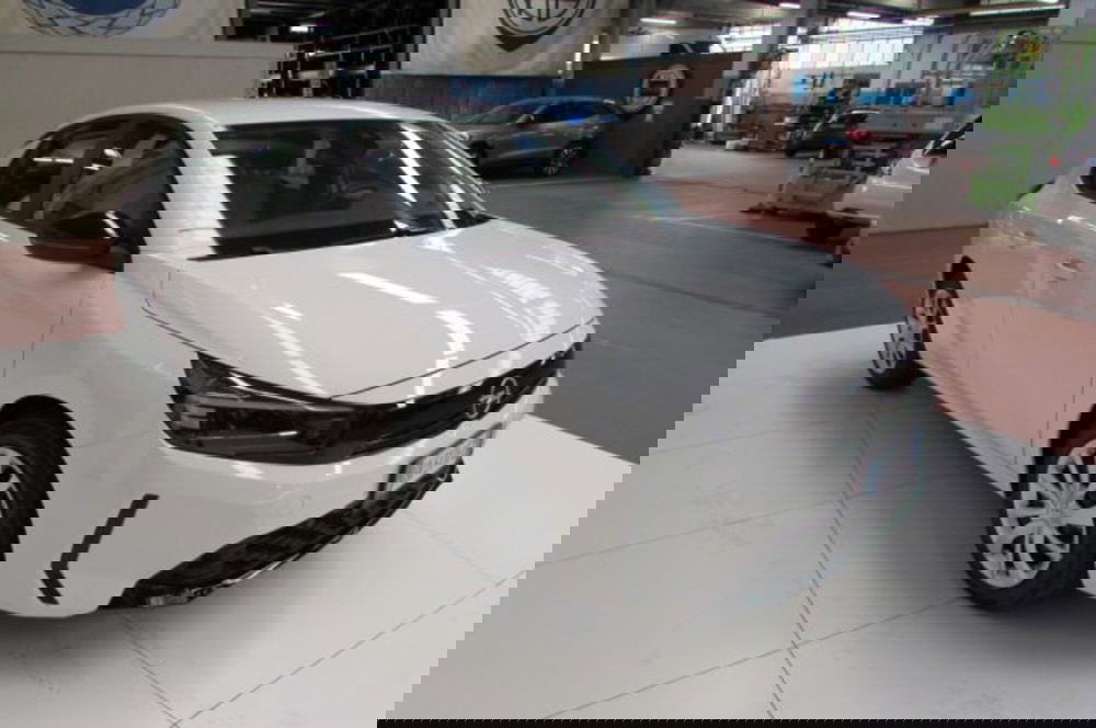 Opel Corsa nuova a Milano (2)