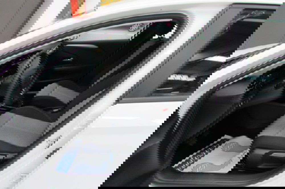 Opel Corsa nuova a Milano (6)