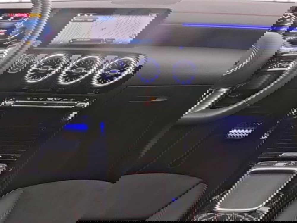 Mercedes-Benz CLA Shooting Brake usata a Milano (6)