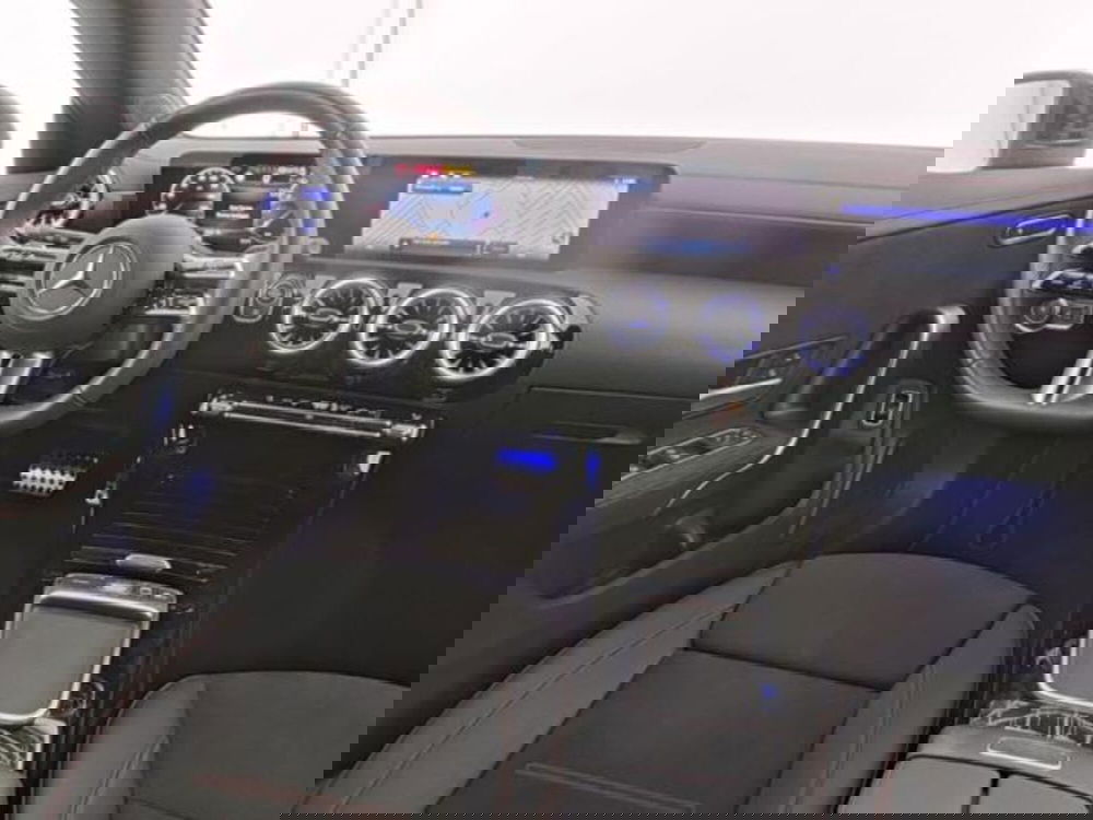 Mercedes-Benz CLA Shooting Brake usata a Milano (7)