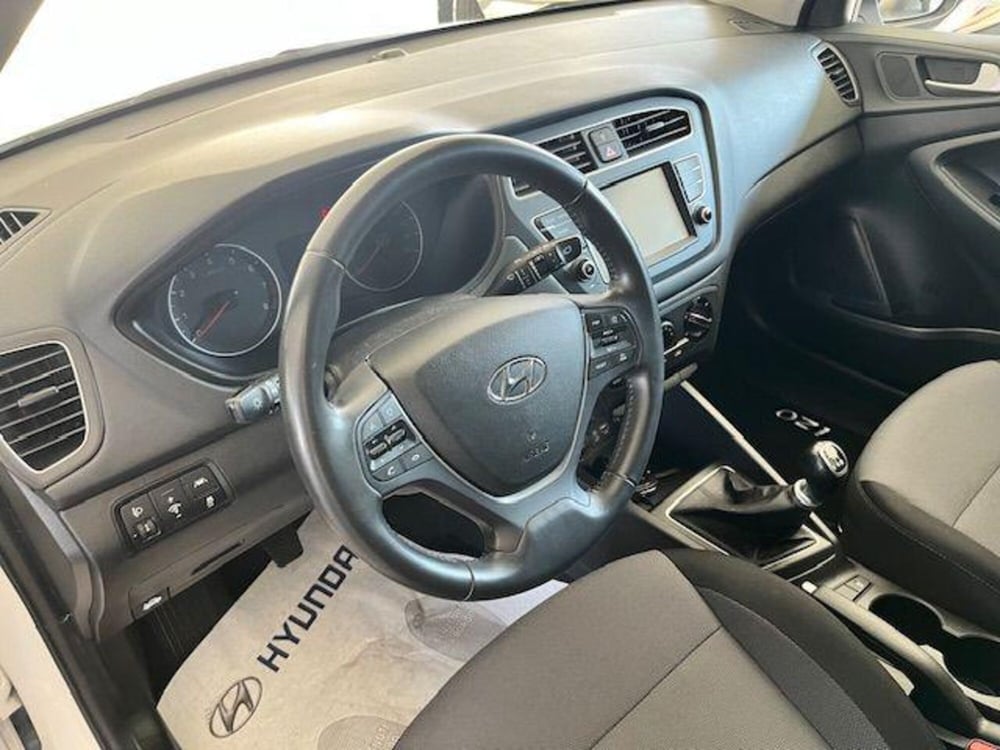 Hyundai i20 usata a Verbano Cusio Ossola (13)