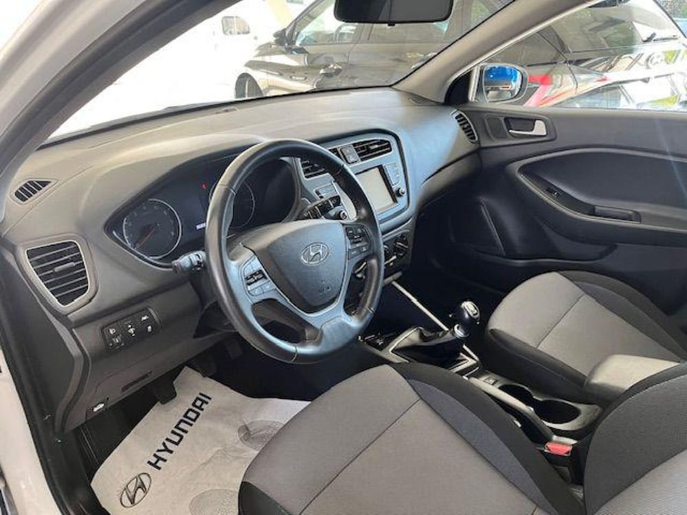 Hyundai i20 usata a Verbano Cusio Ossola (9)