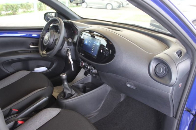 Toyota Aygo X usata a Roma (7)