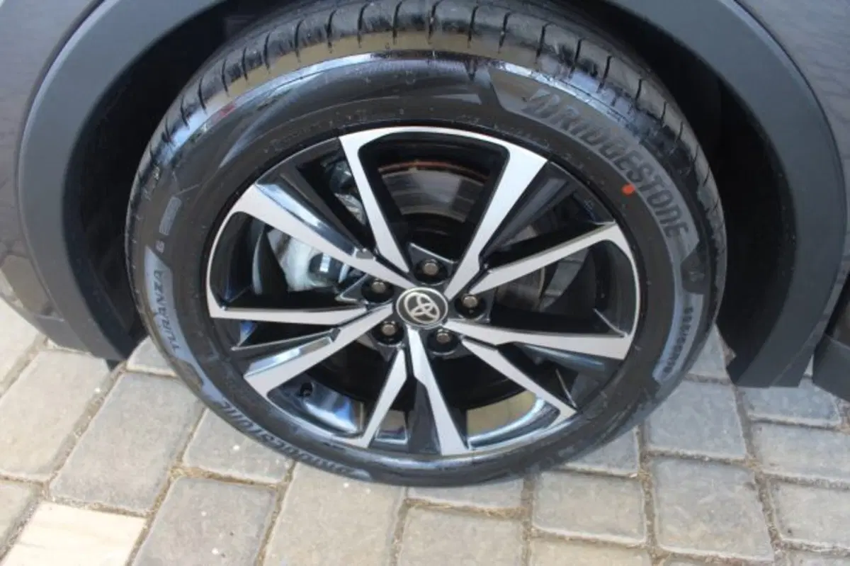 Toyota Toyota C-HR usata a Roma (16)