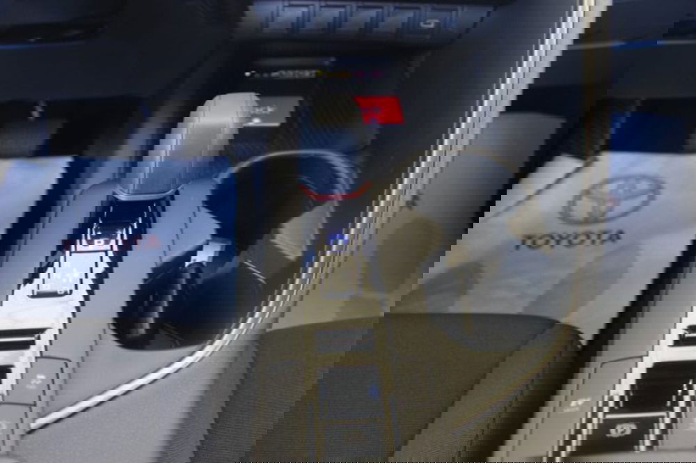 Toyota Toyota C-HR usata a Roma (12)