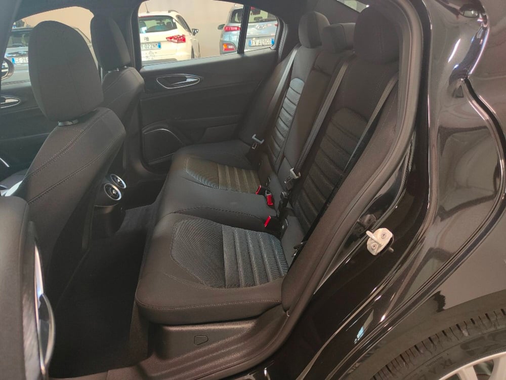 Alfa Romeo Giulia usata a Verona (8)