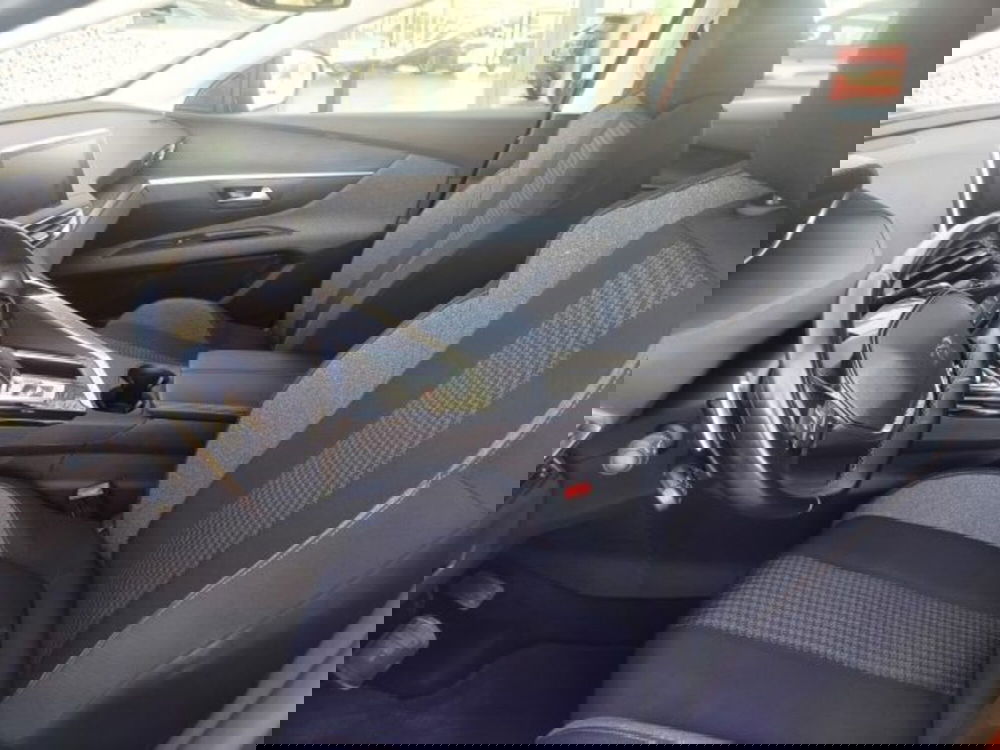 Peugeot 3008 usata a Oristano (10)