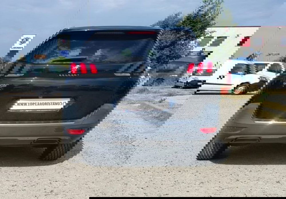 Peugeot 5008 usata a Oristano (7)