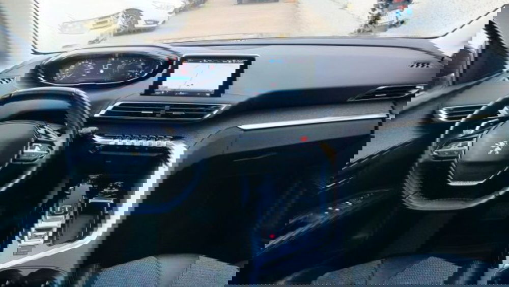 Peugeot 5008 usata a Oristano (9)