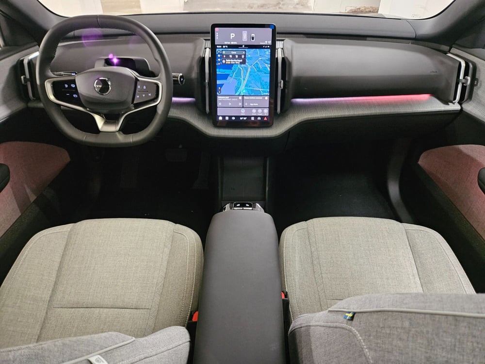 Volvo EX30 nuova a Napoli (5)
