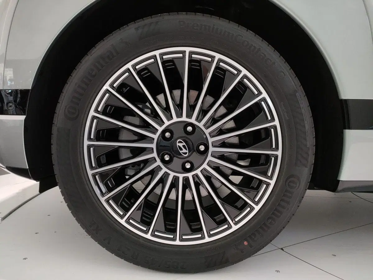 Hyundai Ioniq 9 nuova a L'Aquila (7)