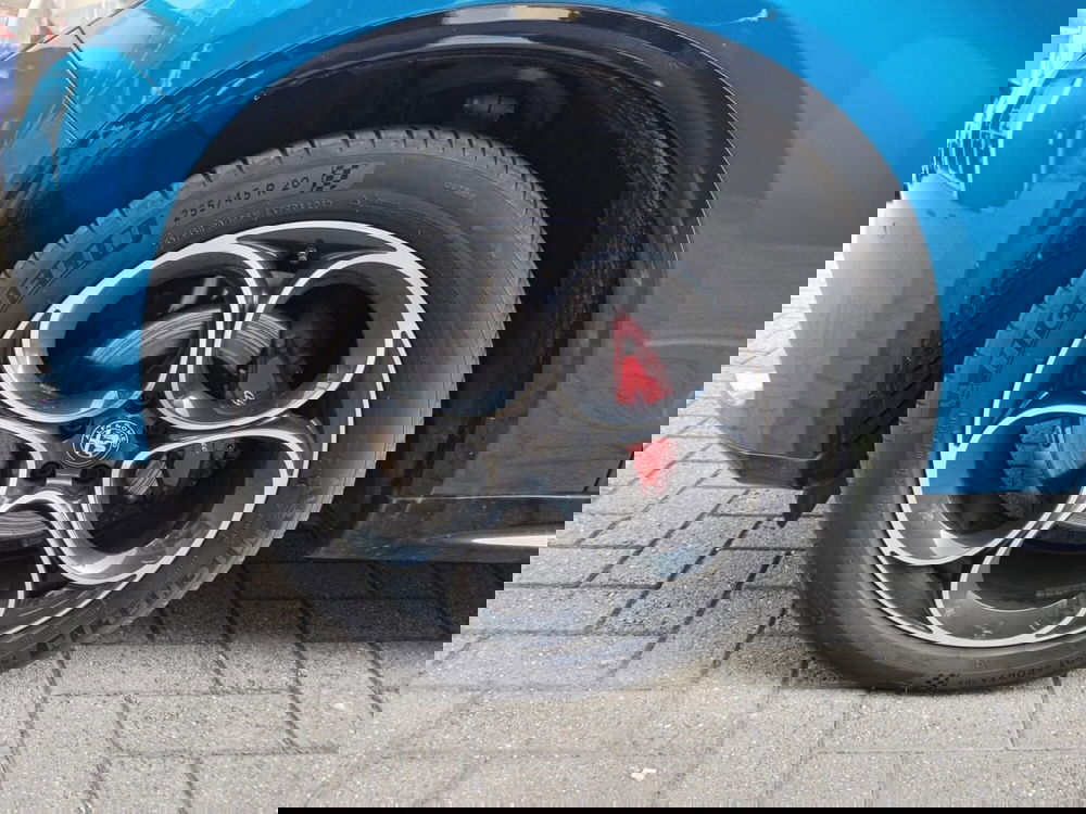 Alfa Romeo Stelvio usata a Alessandria (8)