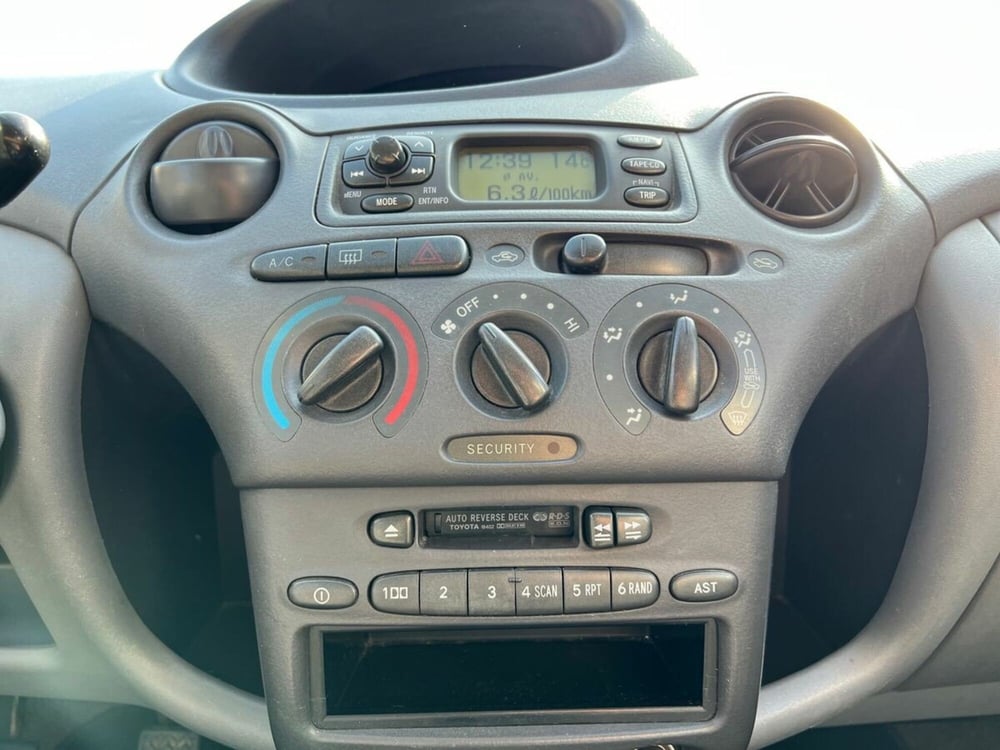 Toyota Yaris usata a Sondrio (13)