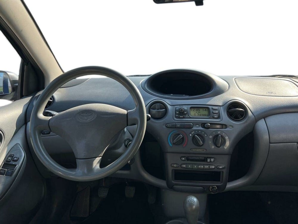 Toyota Yaris usata a Sondrio (8)
