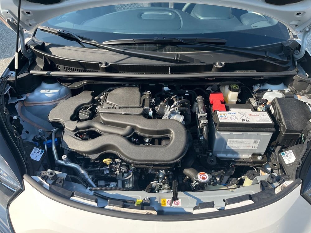 Toyota Aygo X nuova a Lecco (17)
