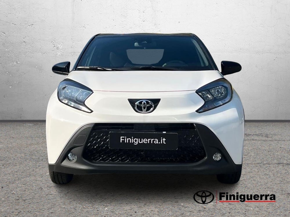 Toyota Aygo X nuova a Lecco (2)