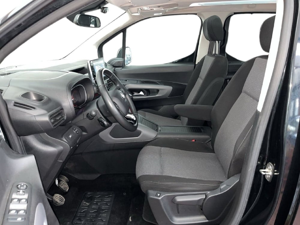 Toyota Proace City Verso usata a Torino (10)