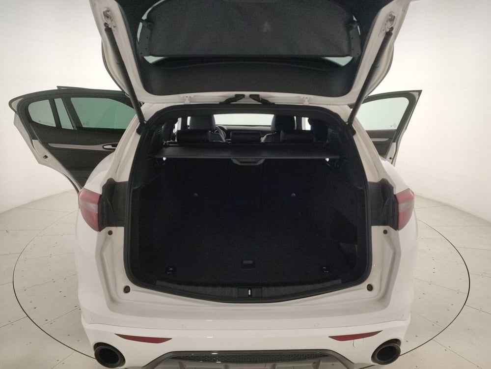 Alfa Romeo Stelvio usata a Alessandria (11)