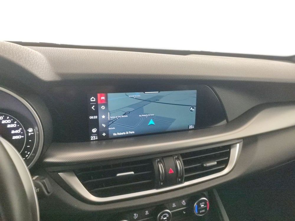 Alfa Romeo Stelvio usata a Alessandria (12)