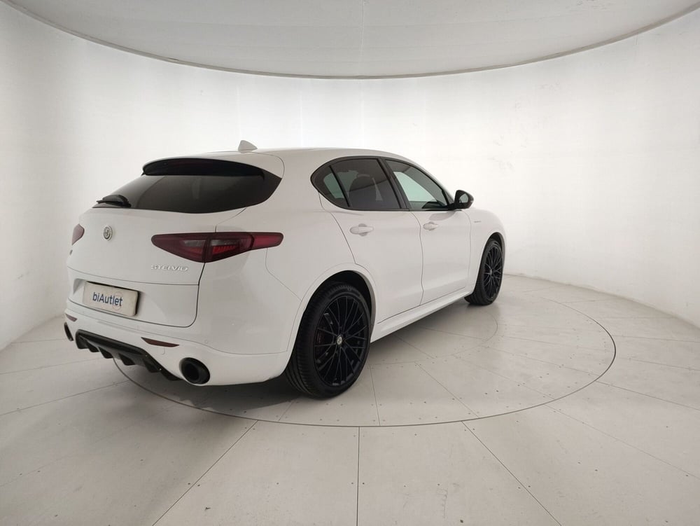 Alfa Romeo Stelvio usata a Alessandria (4)