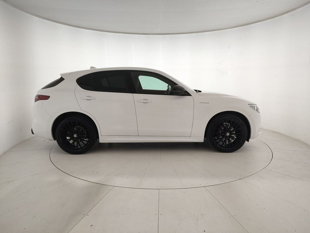 Alfa Romeo Stelvio usata a Alessandria (5)