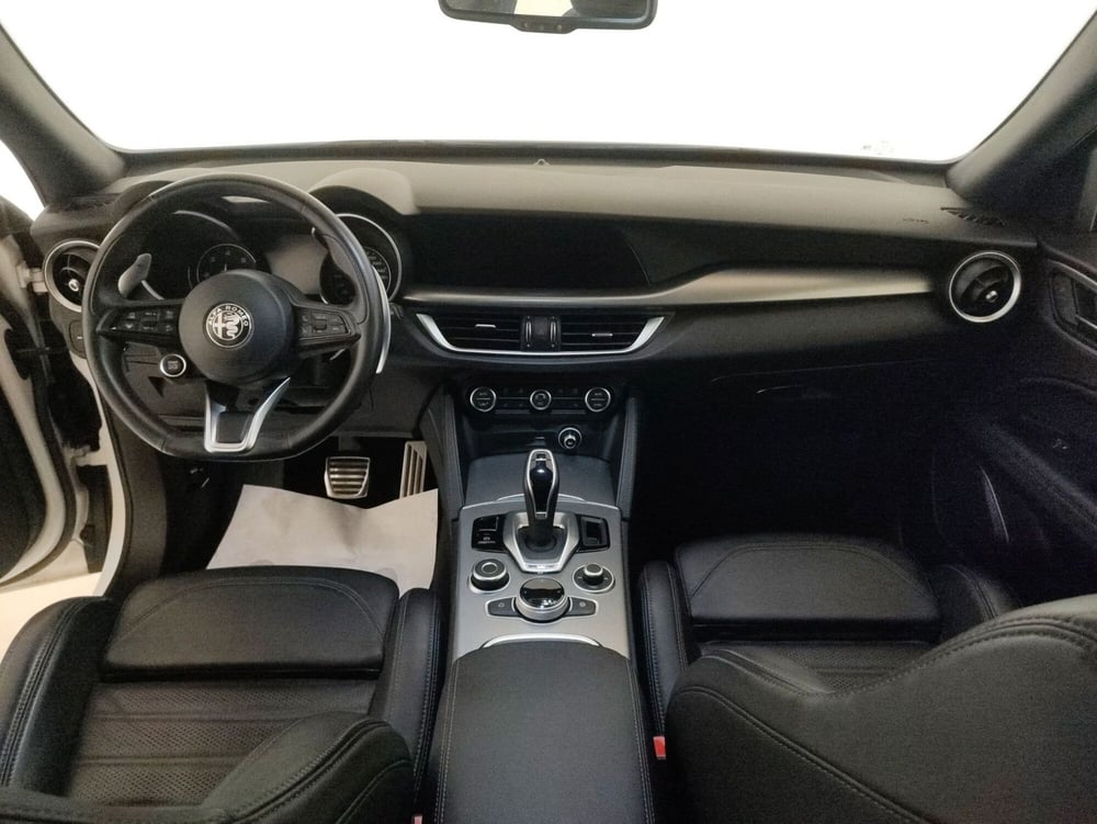 Alfa Romeo Stelvio usata a Alessandria (8)