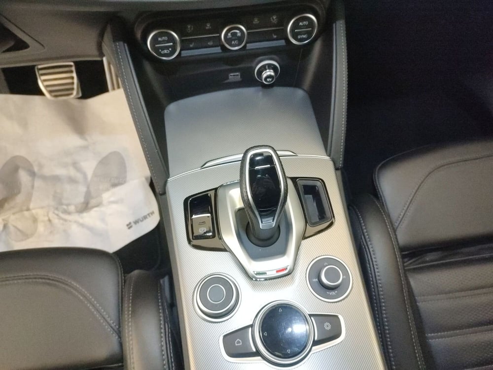 Alfa Romeo Stelvio usata a Alessandria (9)
