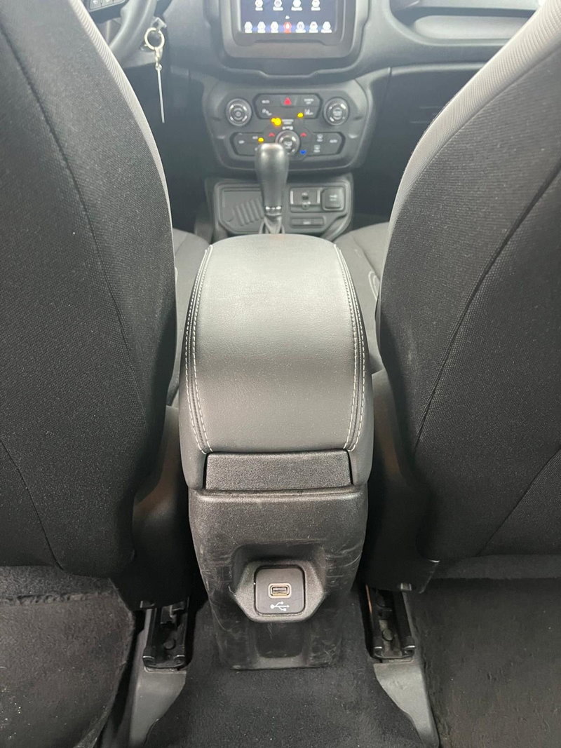 Jeep Renegade usata a Milano (19)