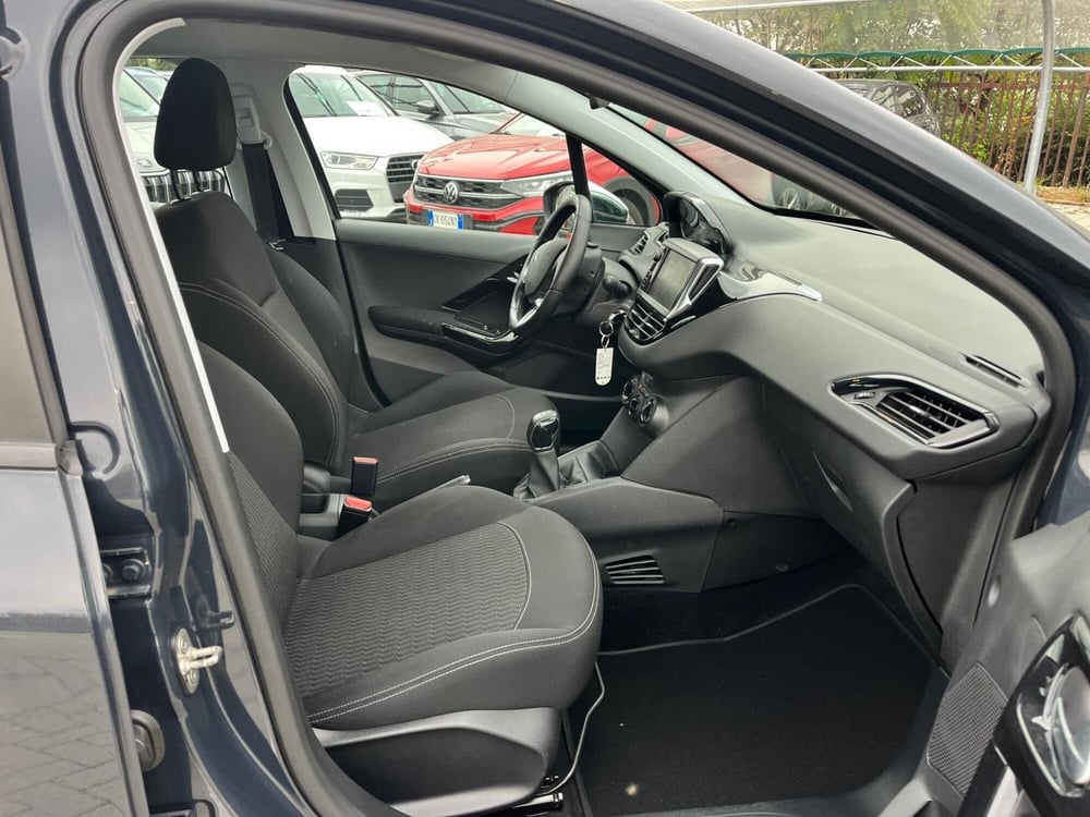Peugeot 208 usata a Milano (12)