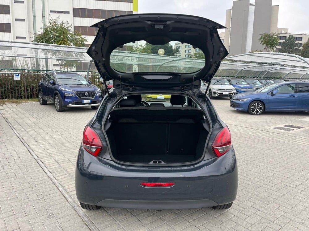 Peugeot 208 usata a Milano (9)