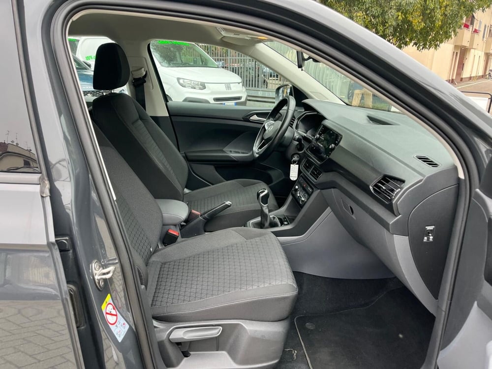 Volkswagen T-Cross usata a Milano (12)