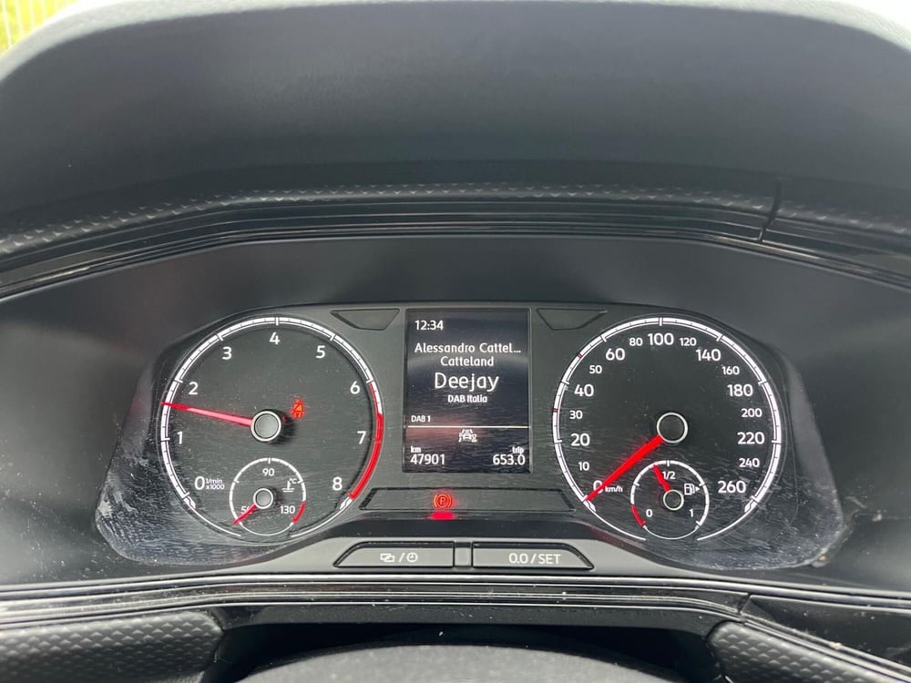 Volkswagen T-Cross usata a Milano (18)
