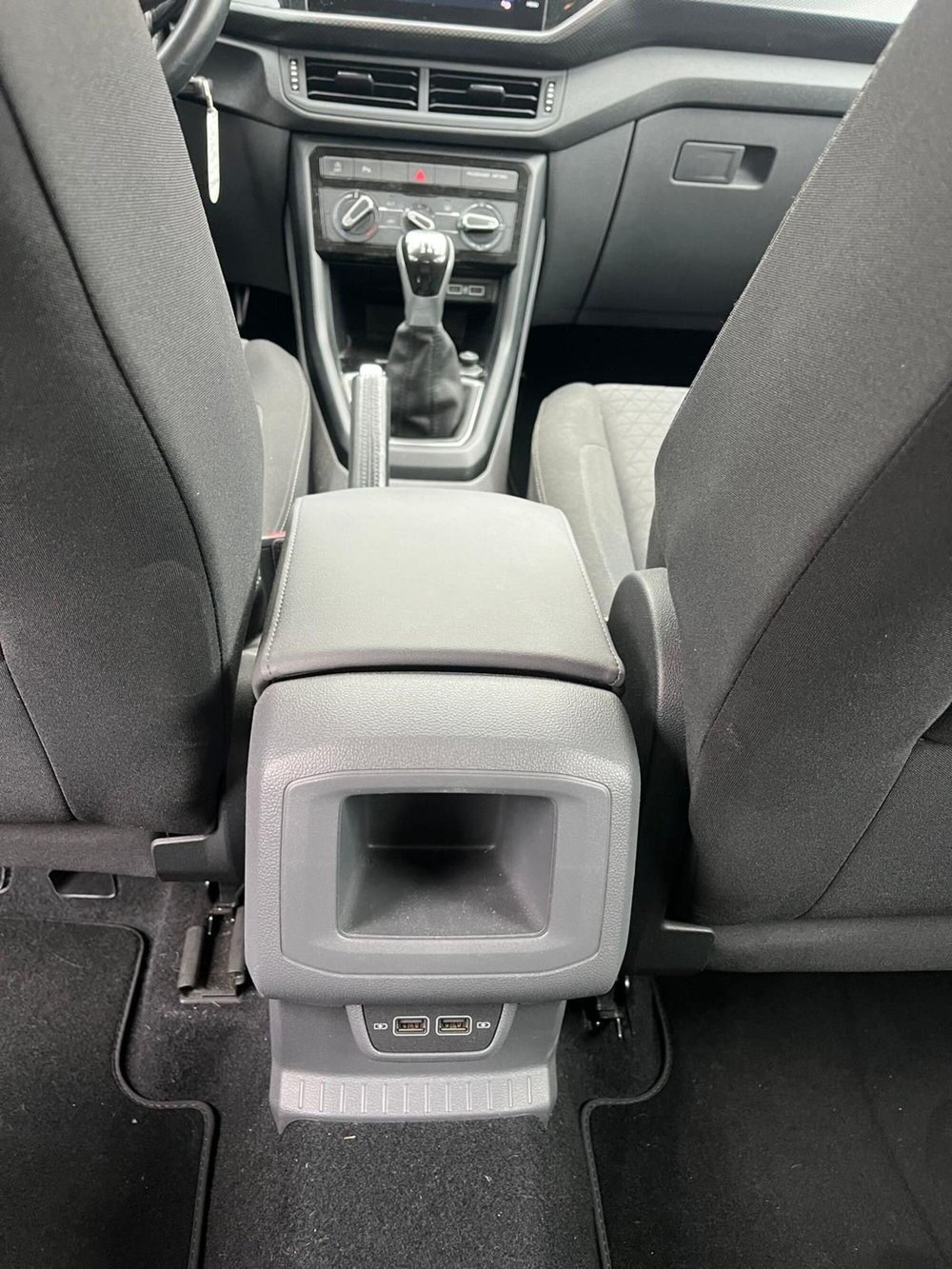 Volkswagen T-Cross usata a Milano (19)