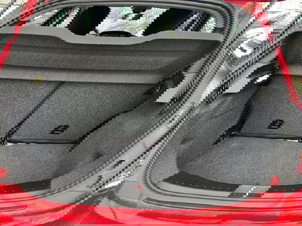 Lancia Ypsilon usata a Milano (10)