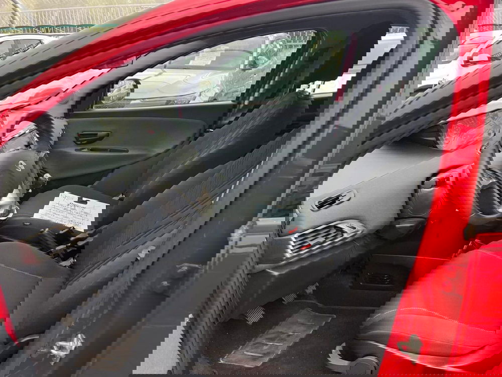 Lancia Ypsilon usata a Milano (11)