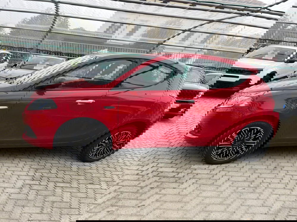 Lancia Ypsilon usata a Milano (5)