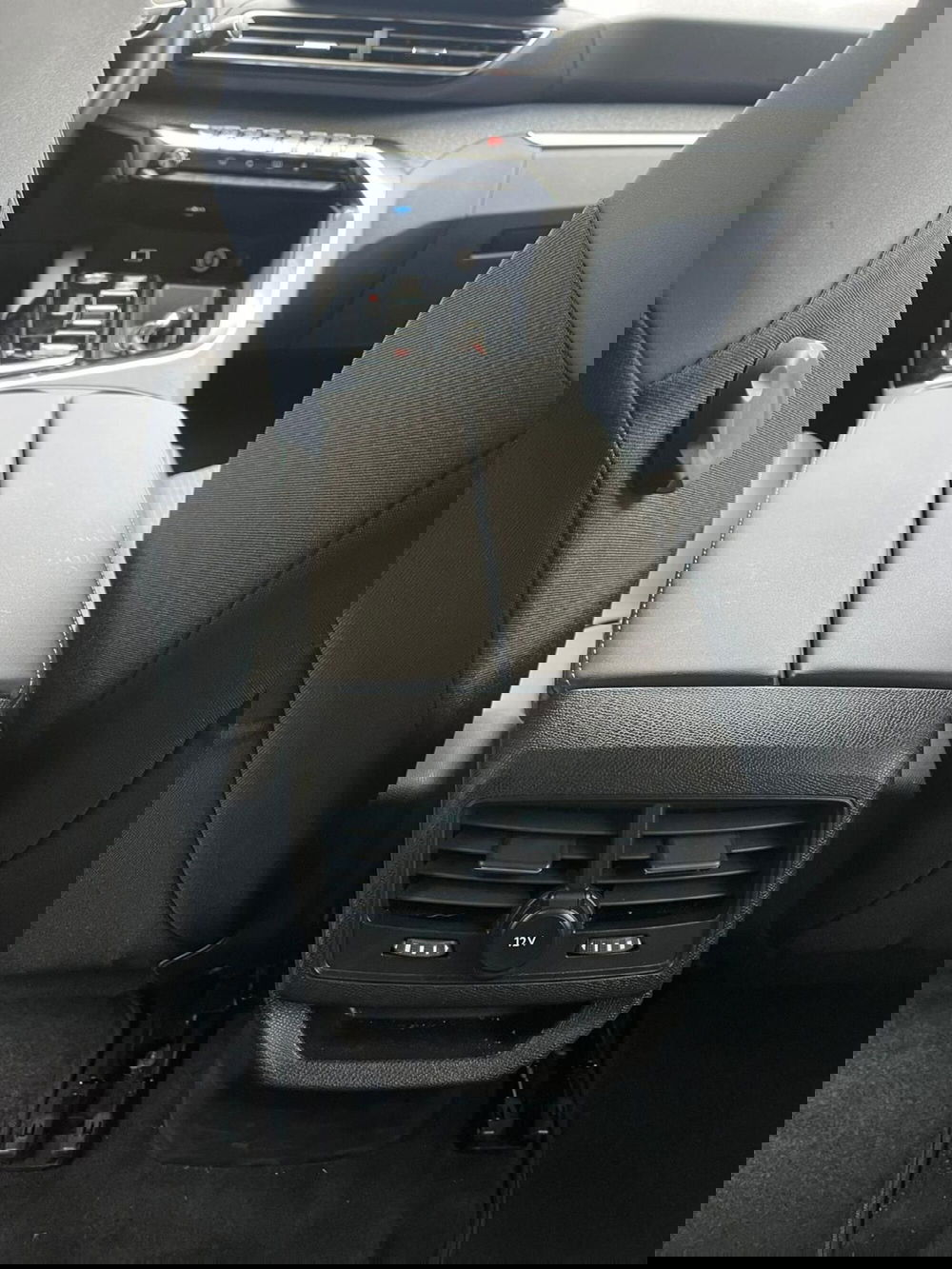 Peugeot 3008 usata a Milano (18)
