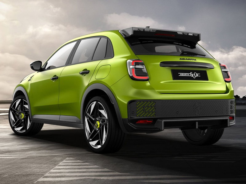 Abarth 600e nuova a Caserta (3)