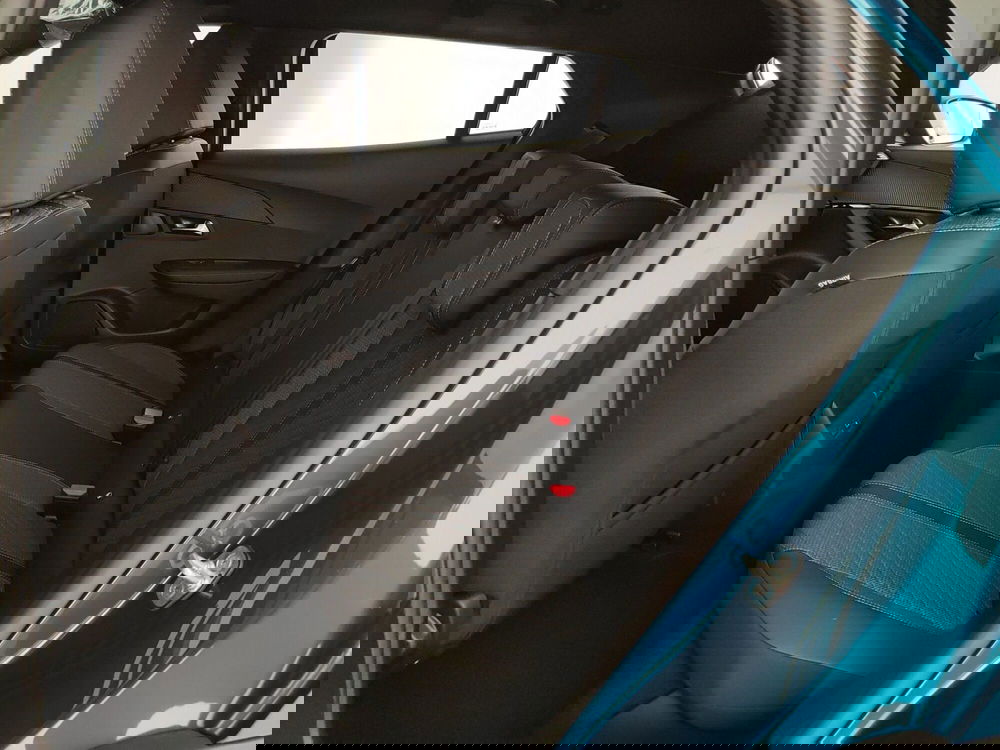 Peugeot 2008 nuova a Caserta (18)