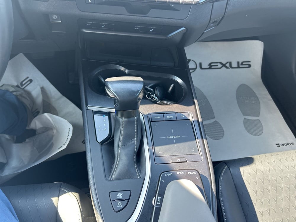 Lexus UX usata a Siracusa (14)