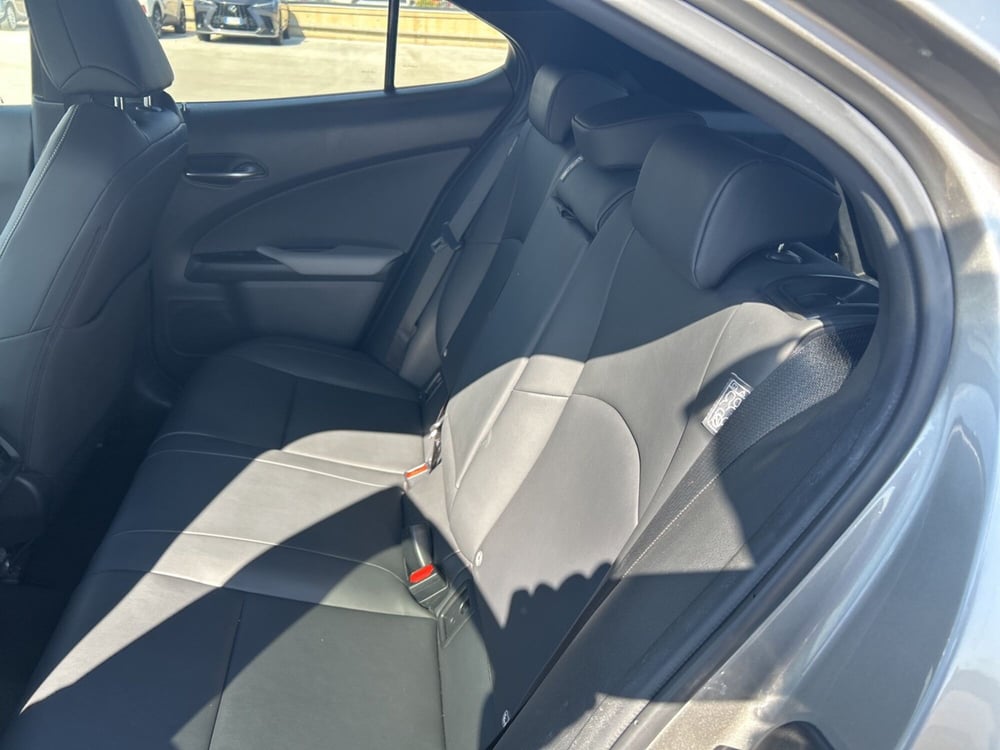 Lexus UX usata a Siracusa (7)