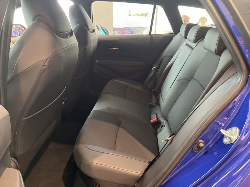 Toyota Corolla Touring Sports nuova a Catania (8)