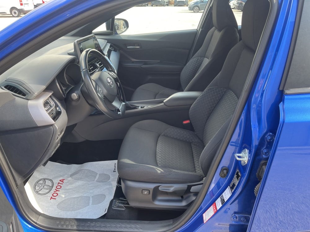 Toyota Toyota C-HR usata a Catania (9)