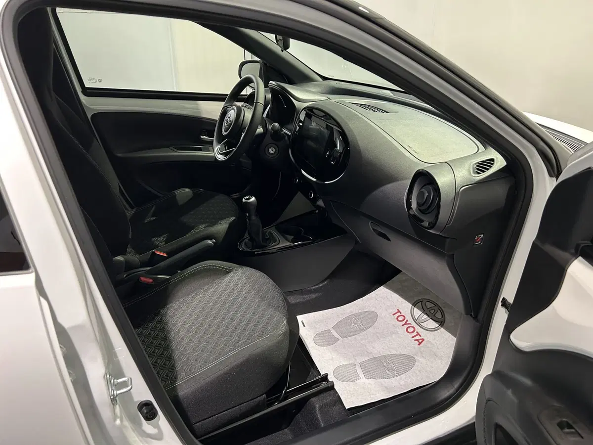 Toyota Aygo X nuova a Milano (13)